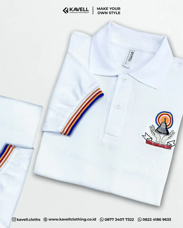 Polo shirt putih ini adalah pilihan sempurna untuk tampilan santai yang tetap stylish! Dengan de